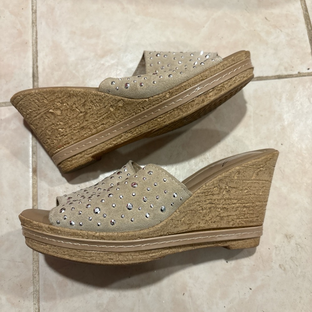 Elegant Beige Wedge Sandals